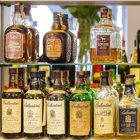 Maison B Bed & Breakfast *