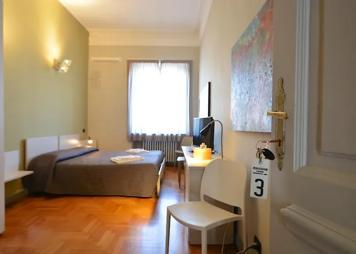 Maison B Bed & Breakfast *
